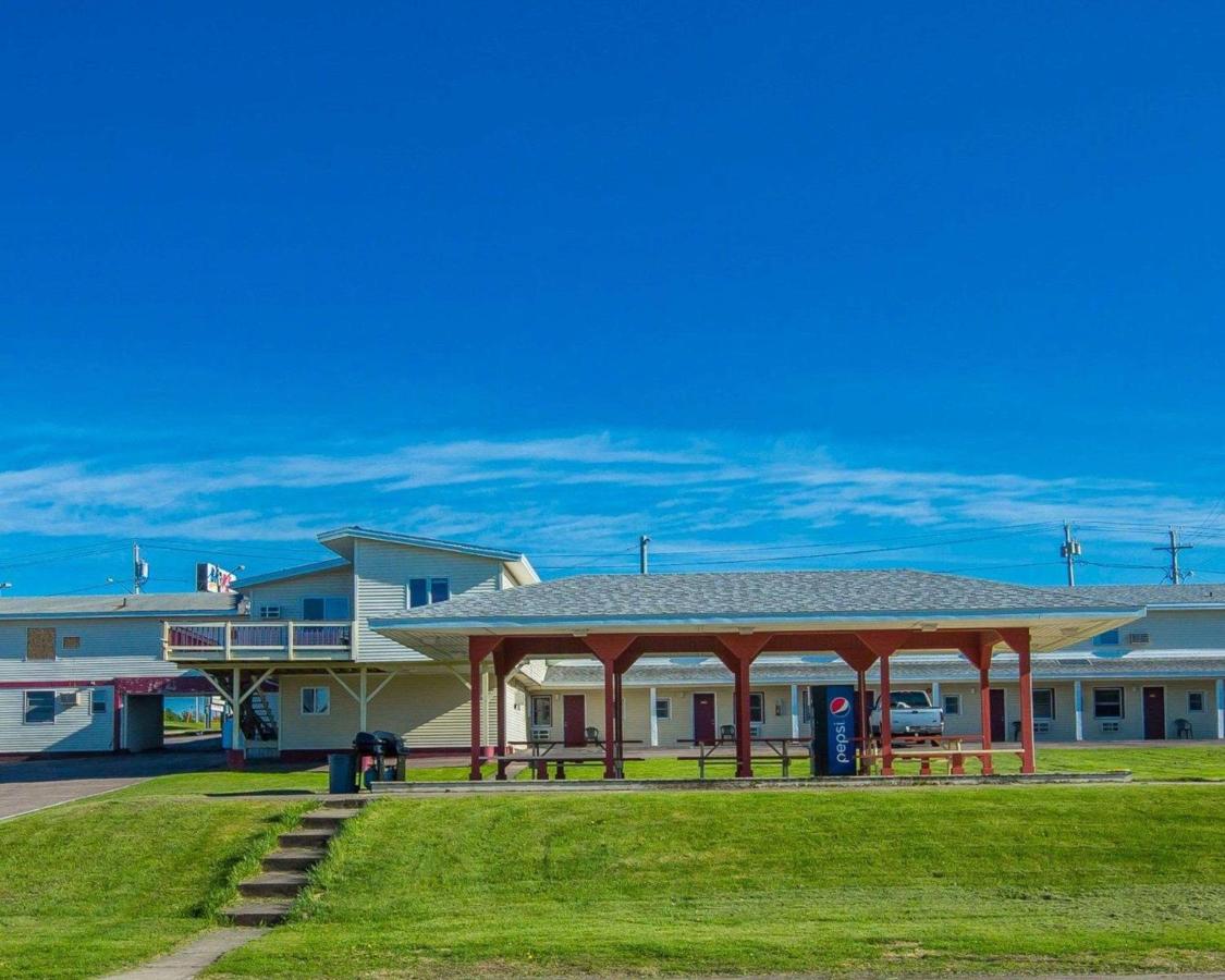 Malone's Motel — photo 11