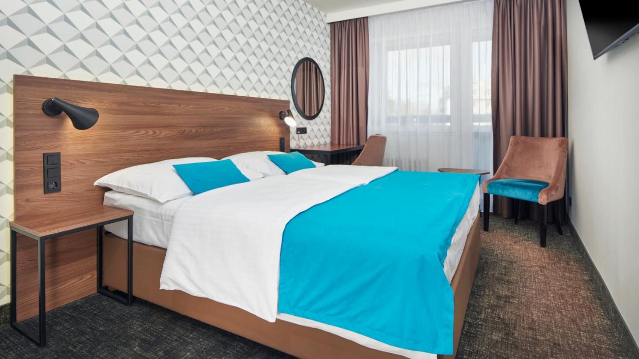 OREA Hotel Pyramida Praha photo