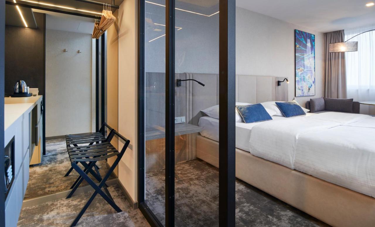 OREA Hotel Pyramida Praha photo