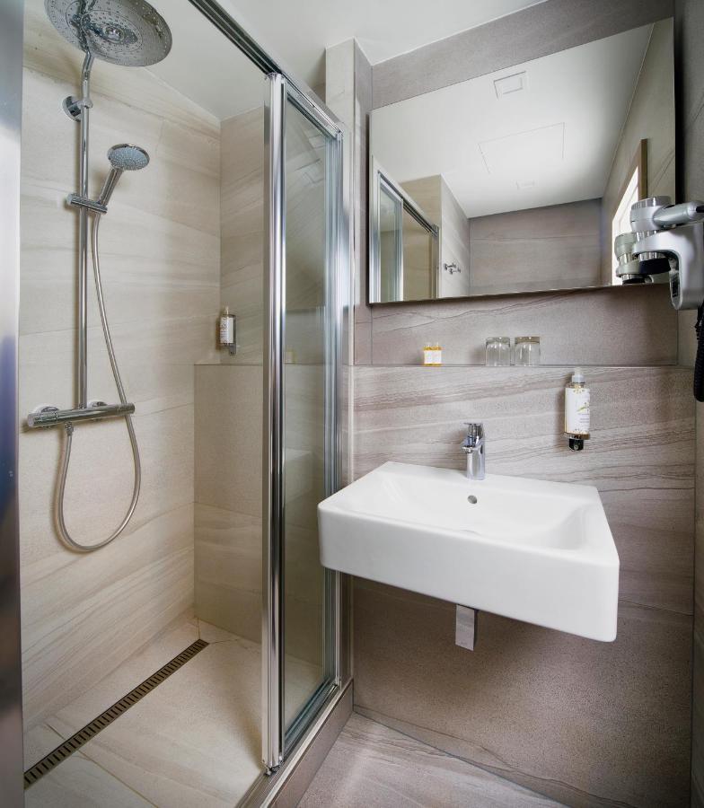 OREA Hotel Pyramida Praha photo
