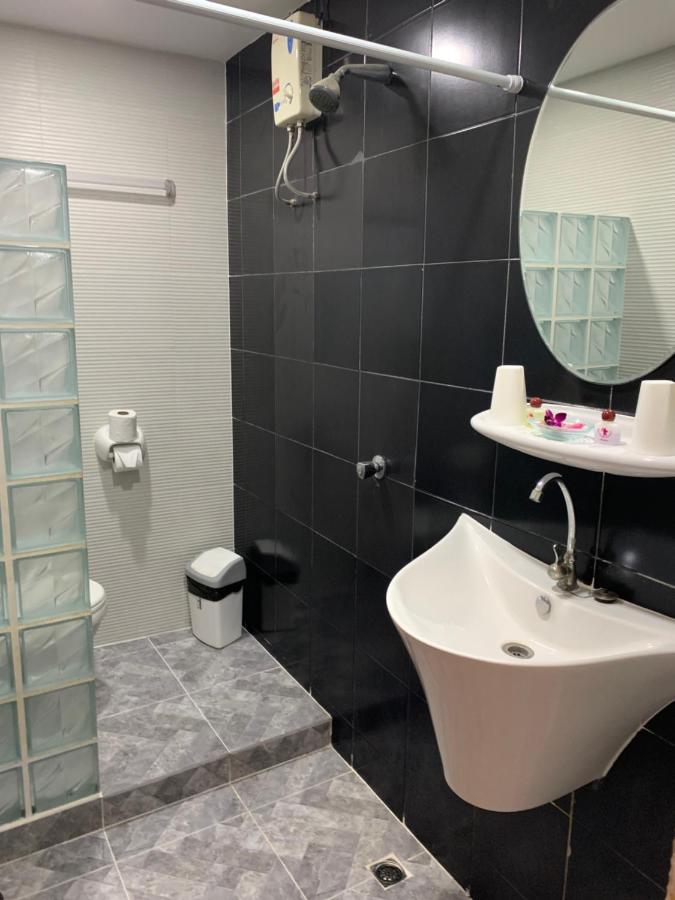 Fong Kaew and Baan Nang Fa Guesthouse - 4