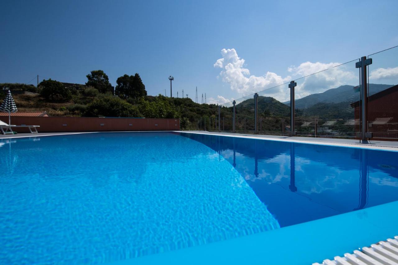"Il Segreto" Vista Panoramica sulle Isole Eolie con Piscina, palestra e WiFi photo