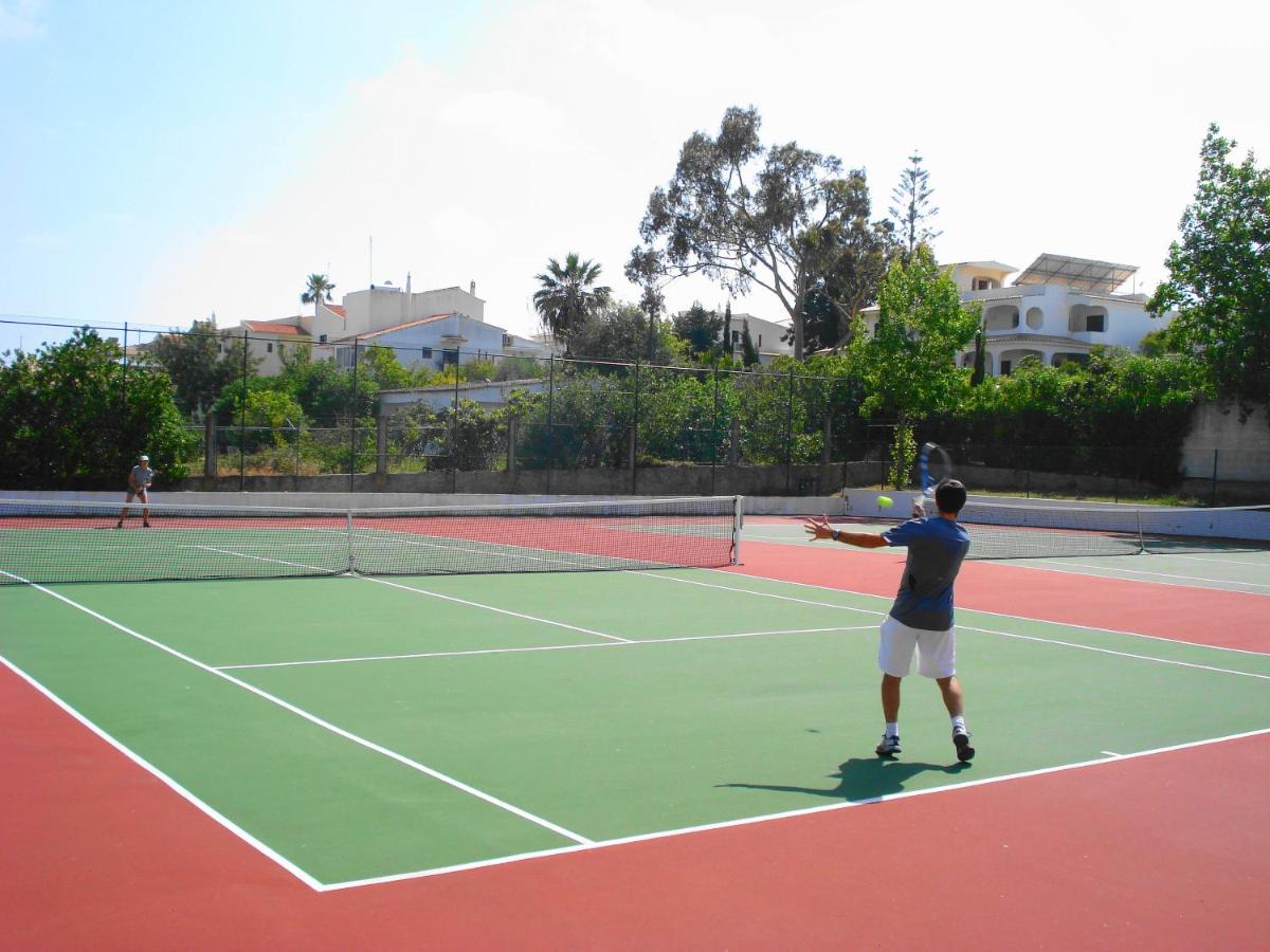 Tennis court: Rialgarve
