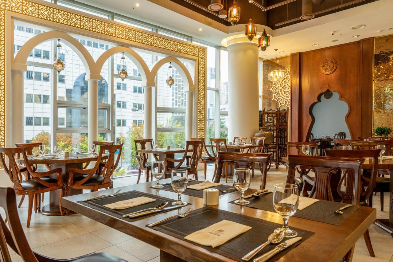 LOTTE CITY HOTEL Myeongdong - 4