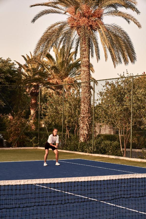 Tennis court: Cretan Malia Park a Member of Design Hotels