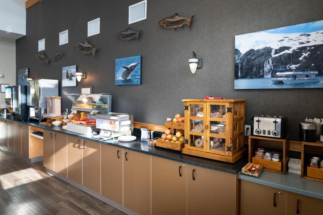 Harbor 360 Hotel Seward — photo 17