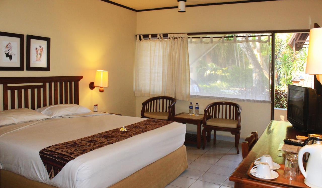 Besakih Beach Hotel - 2