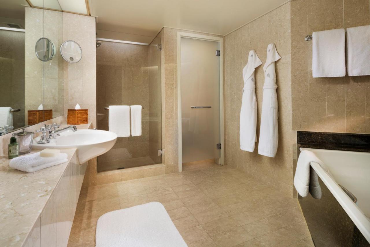 Four Seasons Hotel Sydney photo