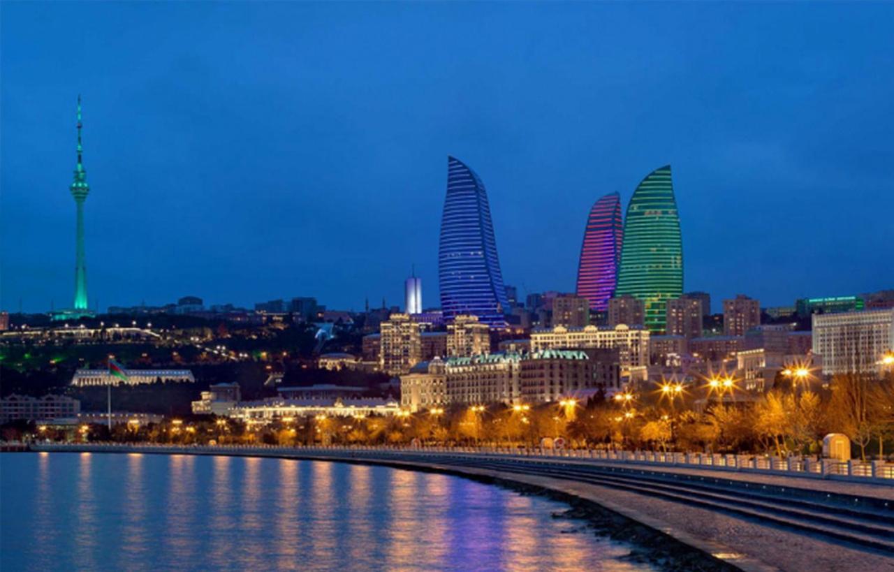 İsr Baku Hotel apartment with a pool photo
