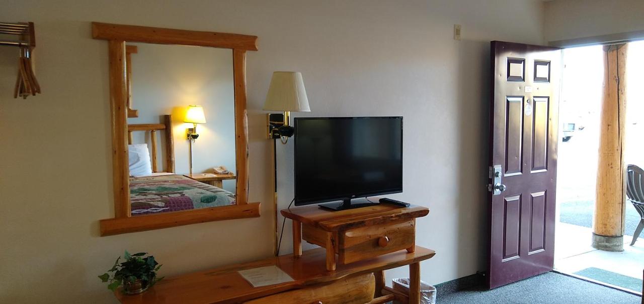 Ponderosa Motel — photo 17