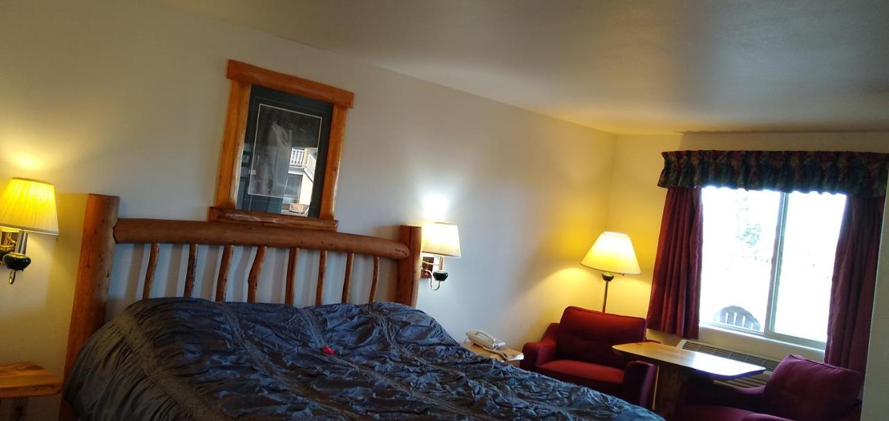 Ponderosa Motel — photo 14