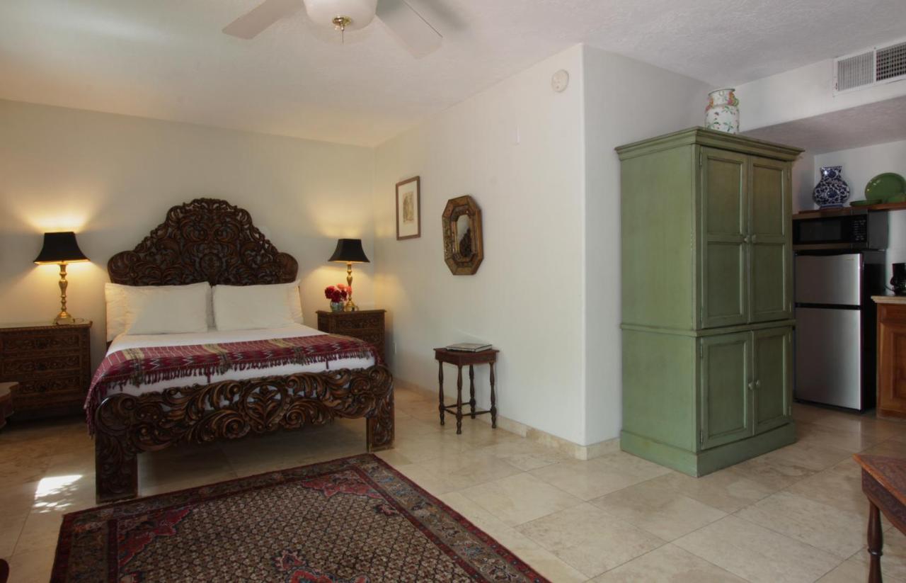 Casa Blanca Inn and Suites — photo 16