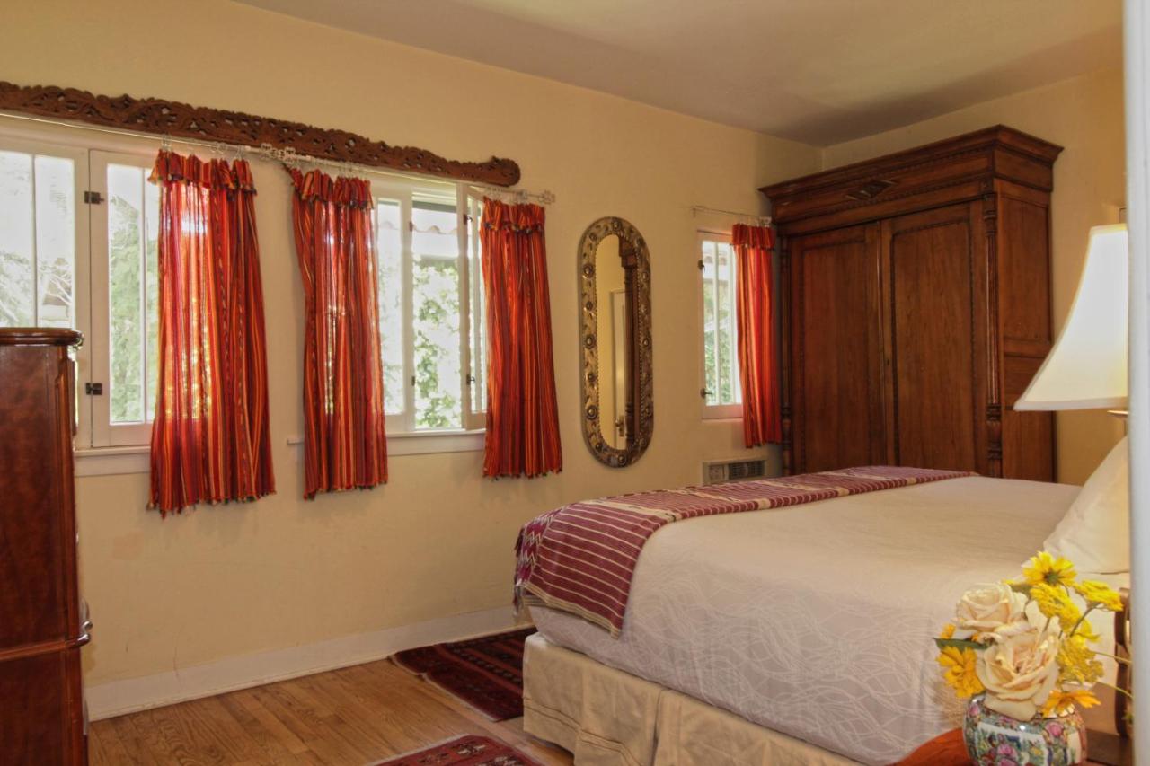 Casa Blanca Inn and Suites — photo 14
