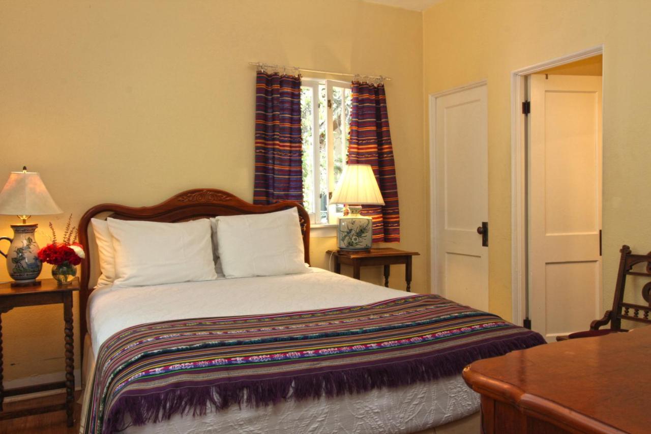 Casa Blanca Inn and Suites — photo 13