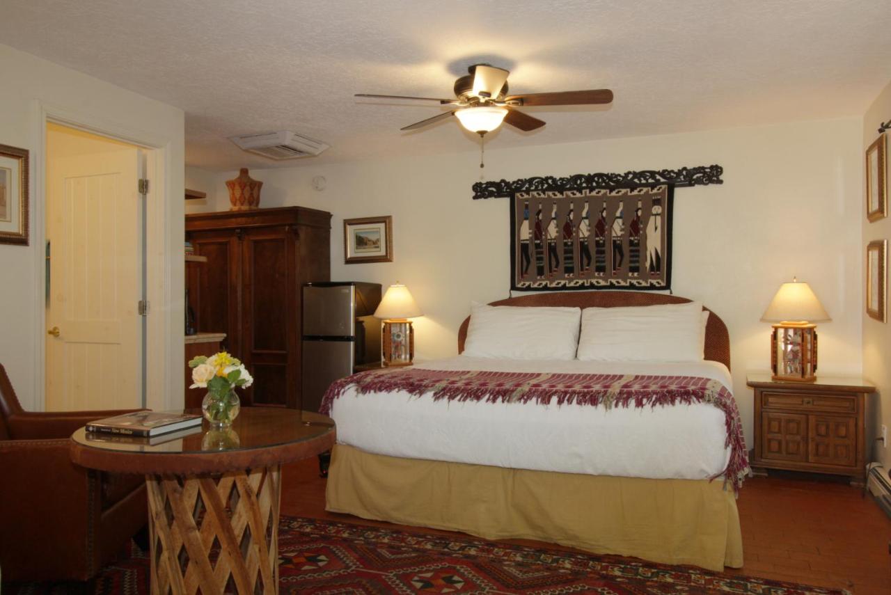 Casa Blanca Inn and Suites — photo 11