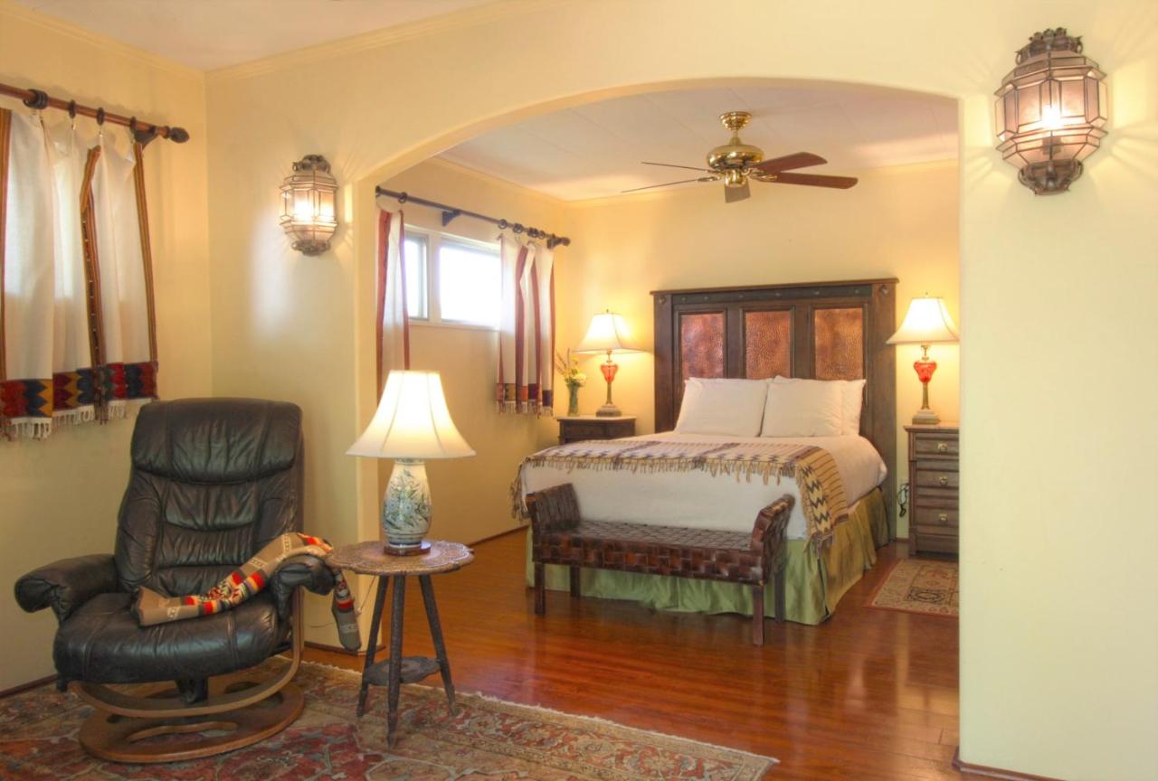 Casa Blanca Inn and Suites — photo 8