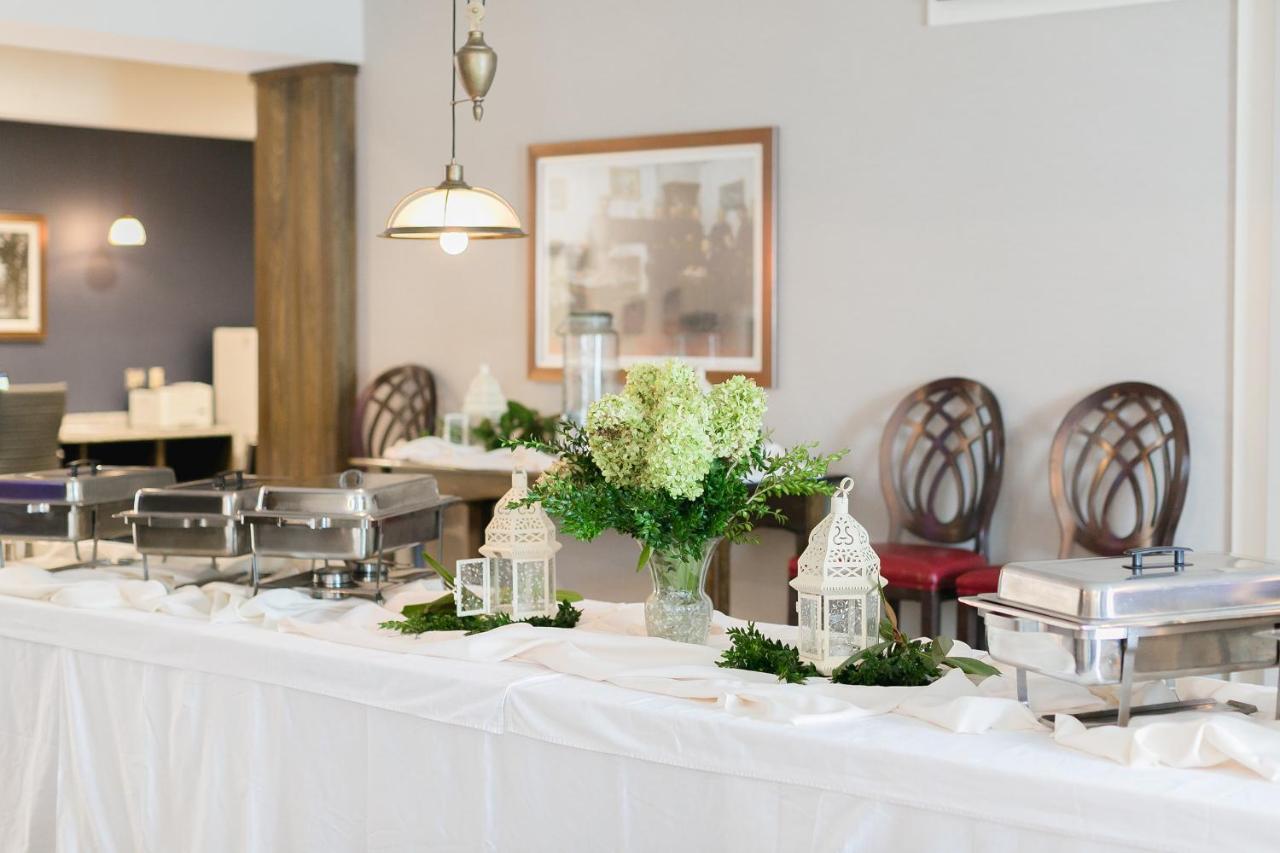 Appomattox Inn and Suites — photo 18
