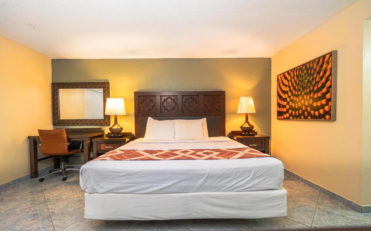 Sevilla Inn Kissimmee — photo 15