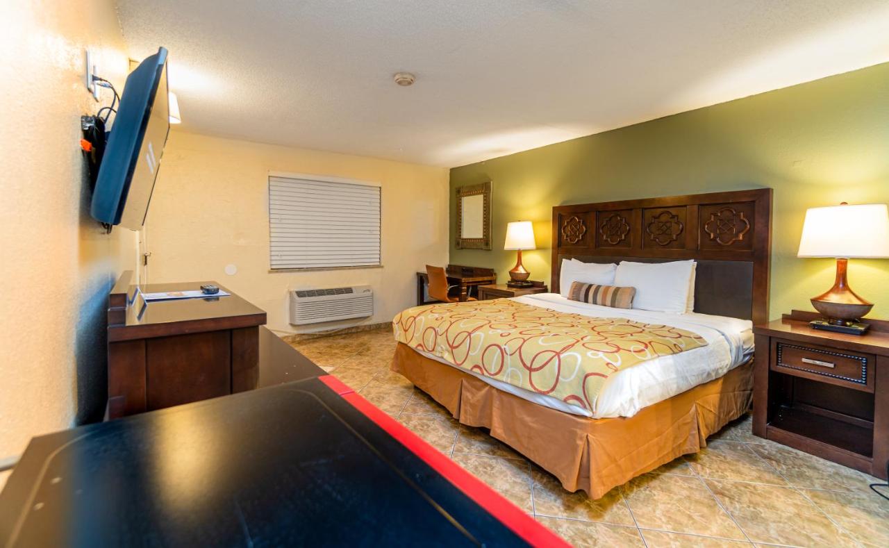 Sevilla Inn Kissimmee — photo 19