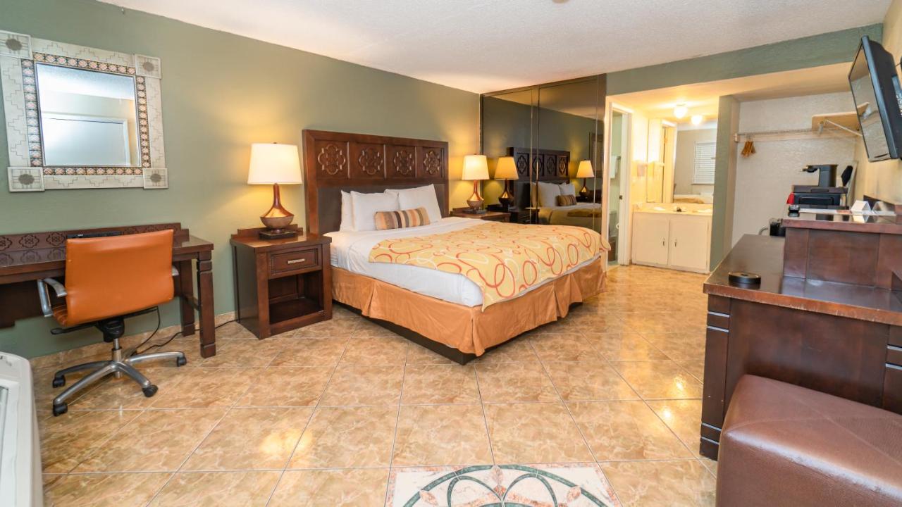 Sevilla Inn Kissimmee — photo 18