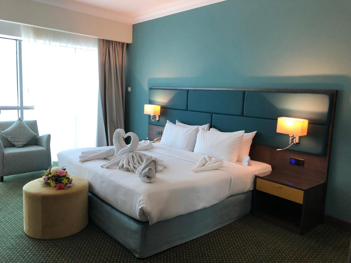 City Seasons Hotel Dubai photo