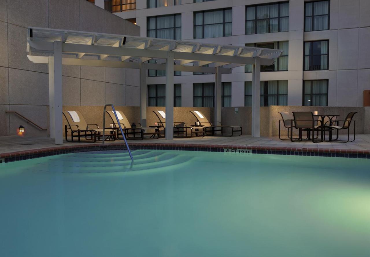 Heated swimming pool: Holiday Inn San Antonio-Riverwalk, an IHG Hotel