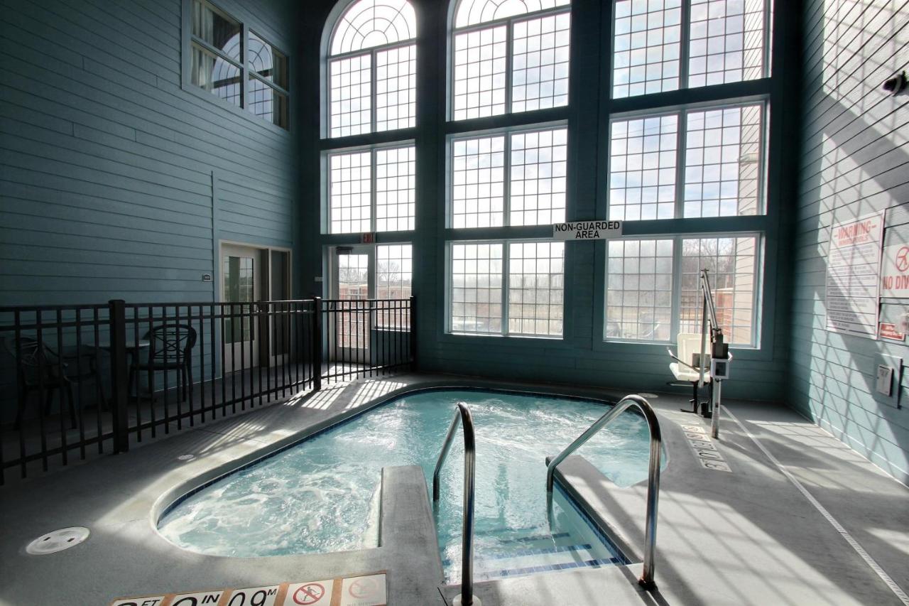 Heated swimming pool: Holiday Inn Express Hotel & Suites Milwaukee Airport, an IHG Hotel
