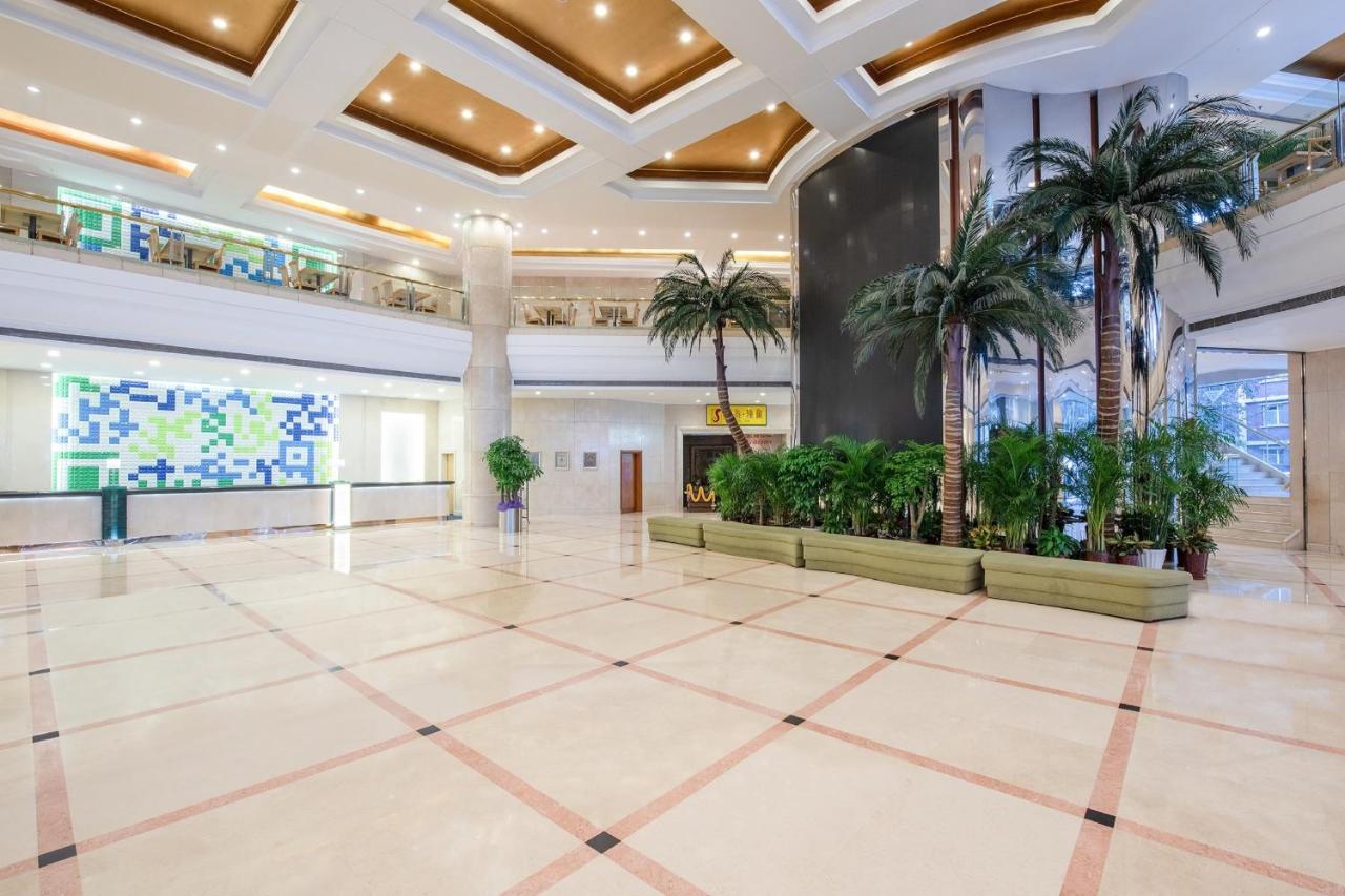 Holiday Inn Beijing Chang An West, an IHG Hotel photo