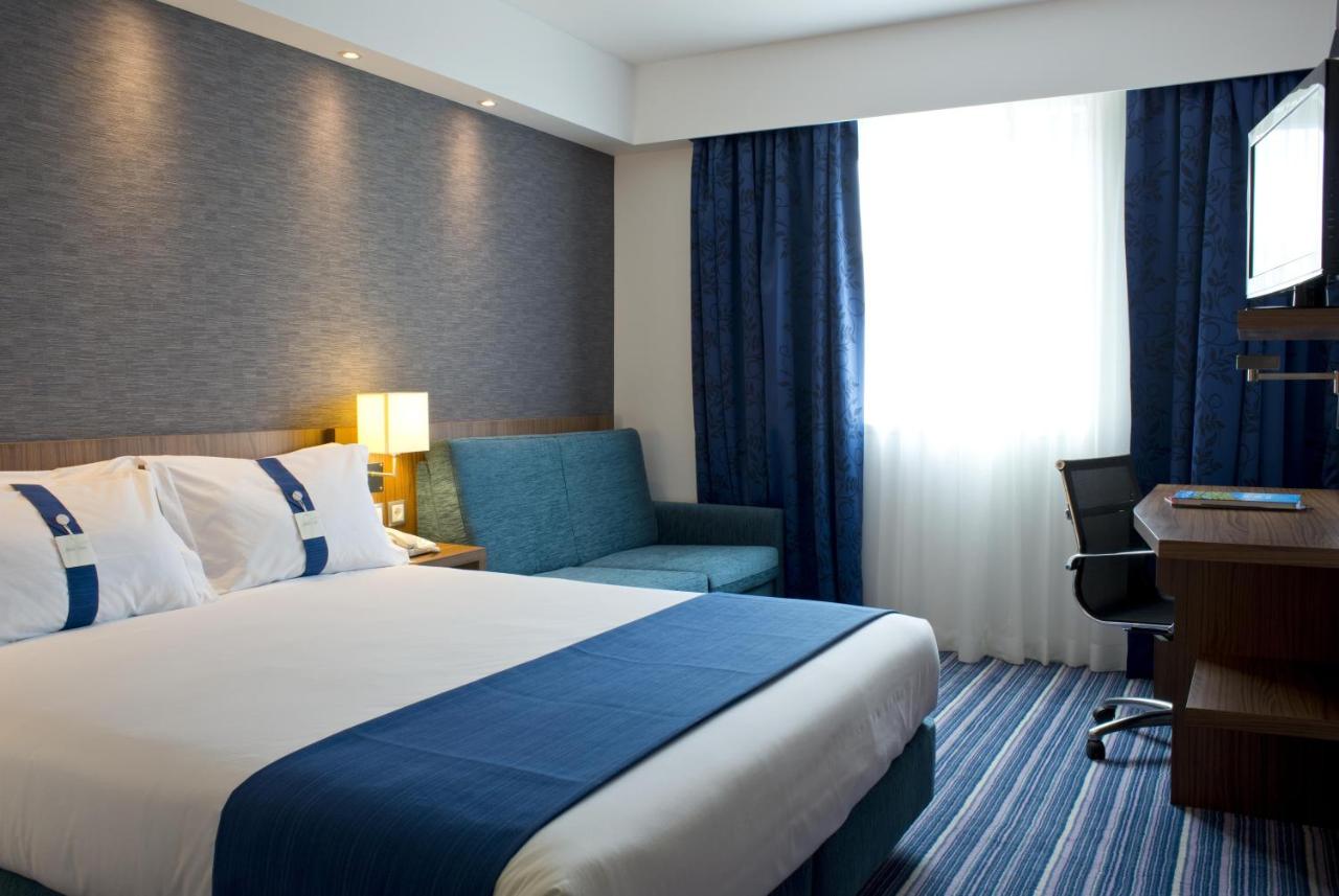 Standard Double Room with Single Sofa Bed and Free Hot Breakfast
