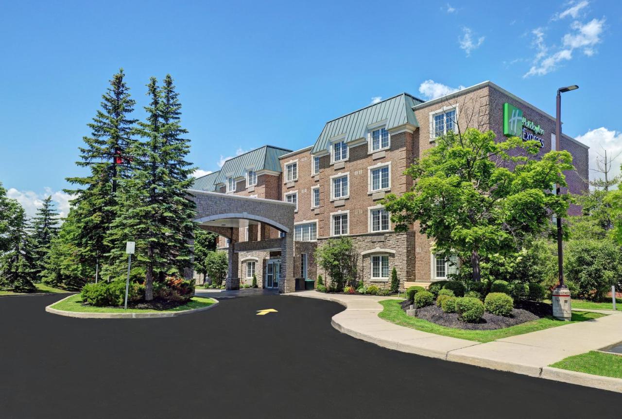 Holiday Inn Express Whitby Oshawa, an IHG Hotel photo