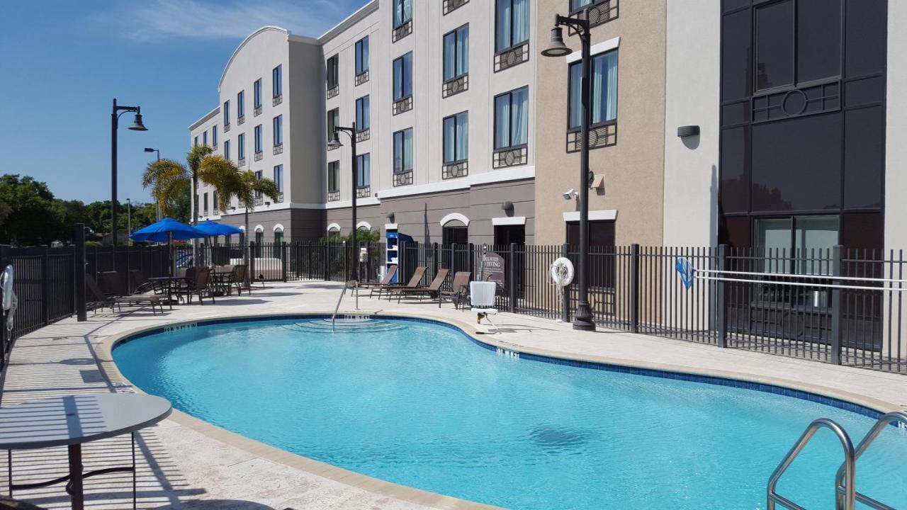Heated swimming pool: Holiday Inn Express Hotel & Suites Tampa-USF-Busch Gardens, an IHG Hotel
