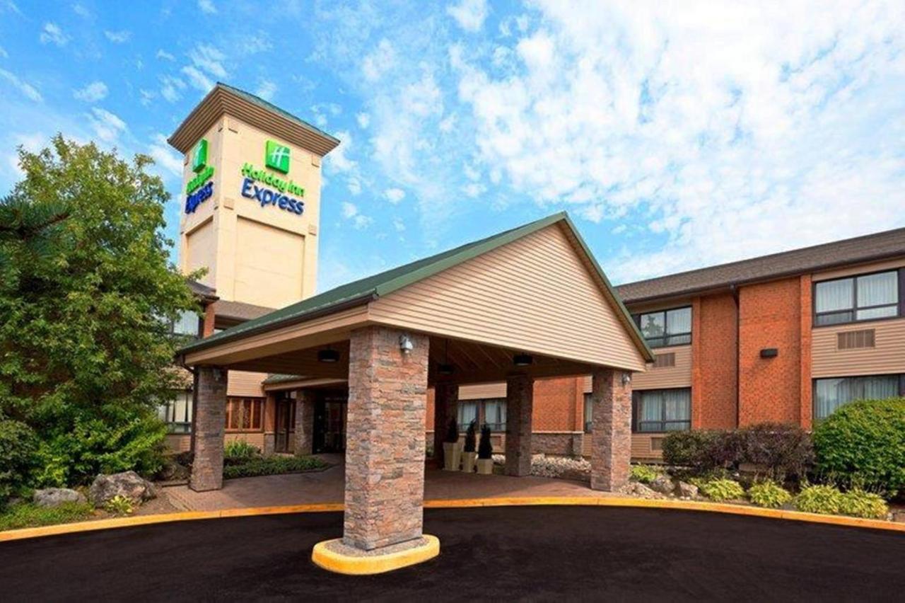 Holiday Inn Express TORONTO EAST - SCARBOROUGH - Laterooms