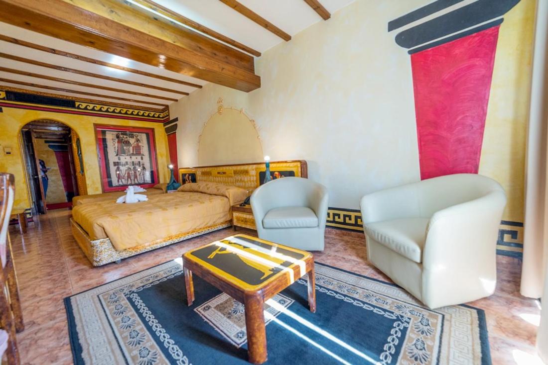Roman Boutique Hotel photo