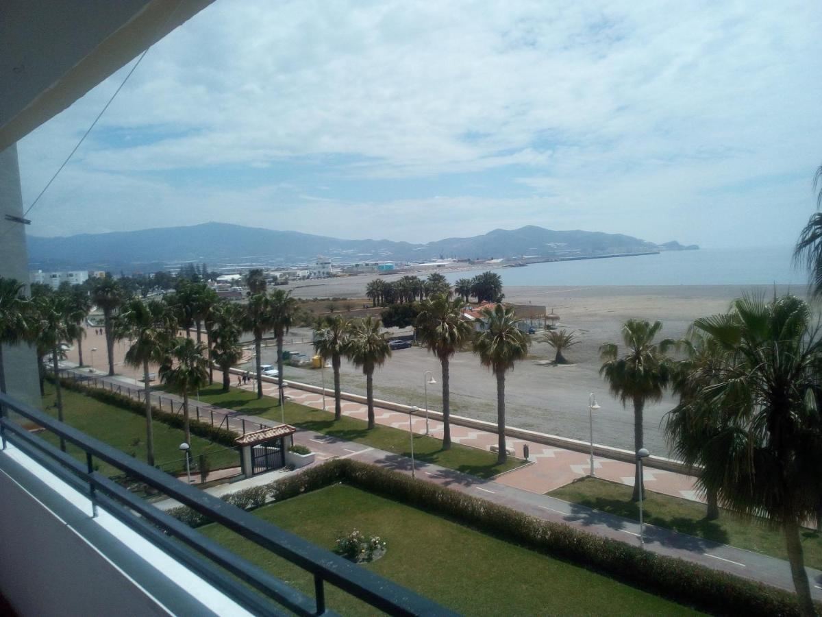 Motril primera línea de playa, 3 habitaciones, terraza sobre el ...