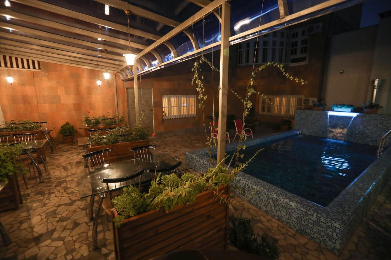 Alba Hotel Yerevan photo