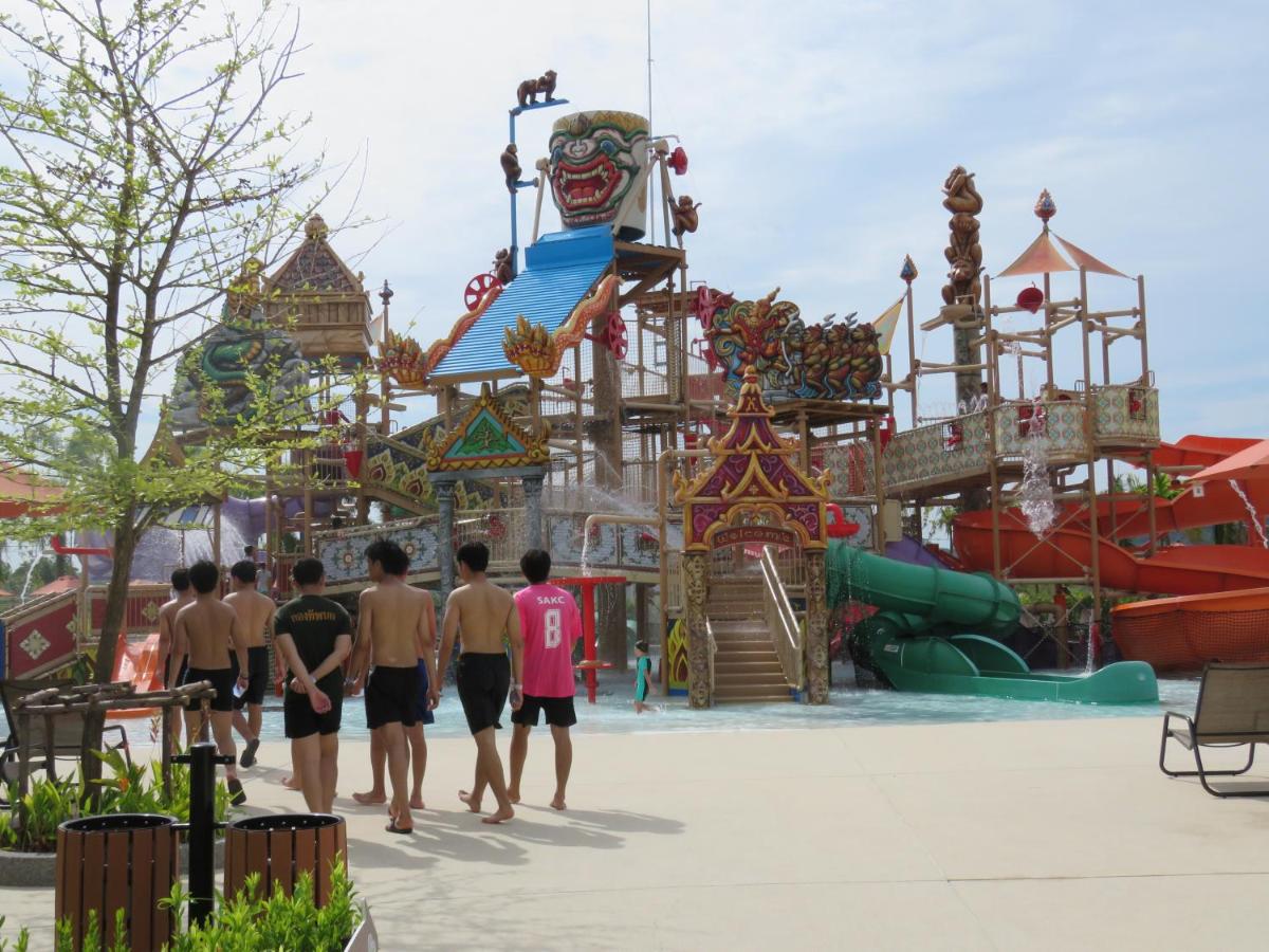 Water park: Butterfly Garden Boutique Residence SHA Extra Plus