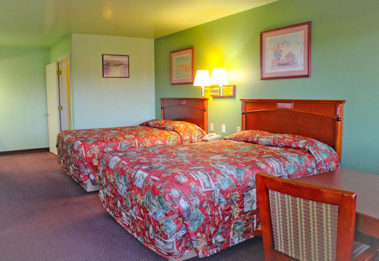 Hawthorne's Best Inn — photo 17