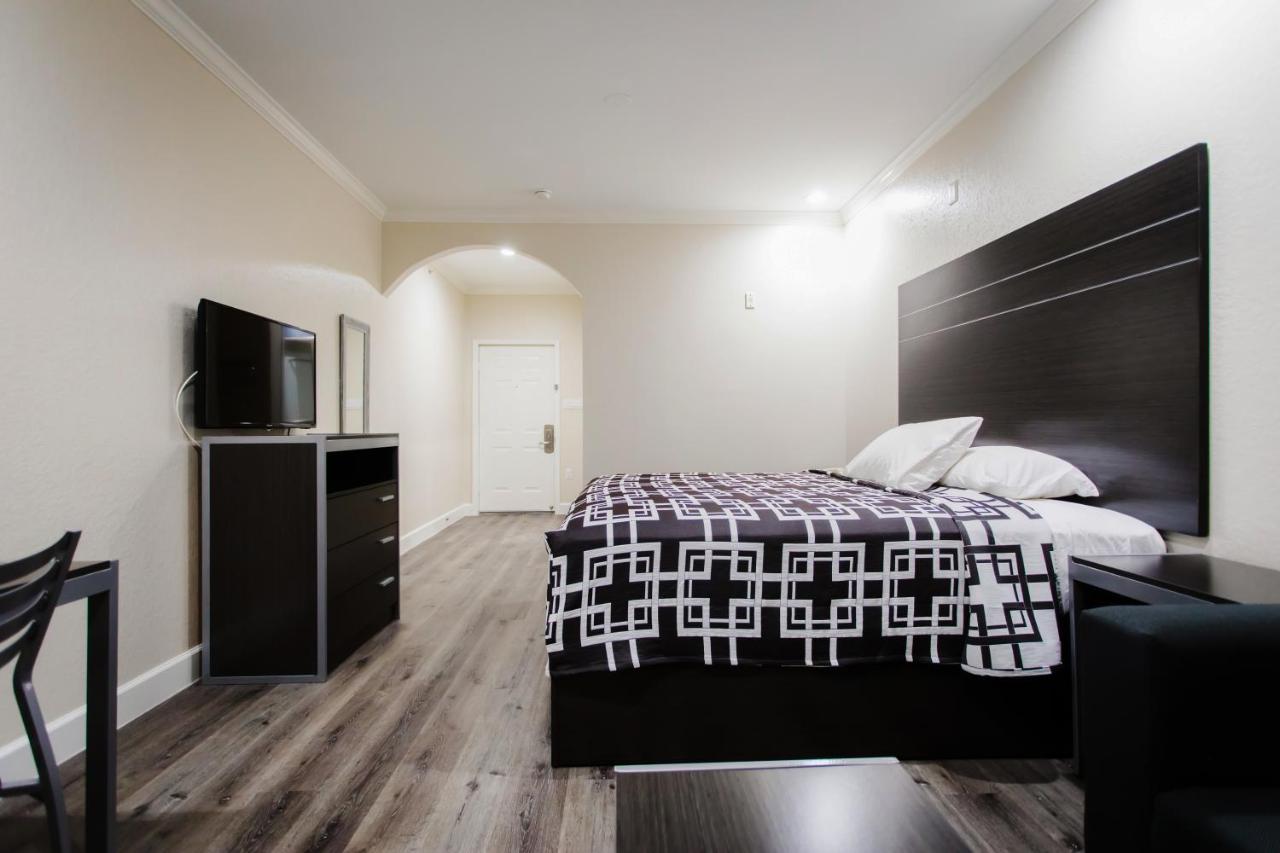 Palace Suites Motel — photo 15