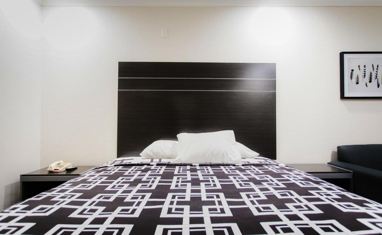 Palace Suites Motel — photo 17