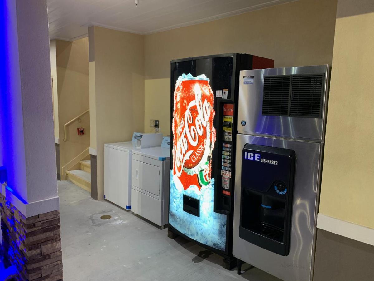 Americas Best Value Inn- Aldine Westfield — photo 11