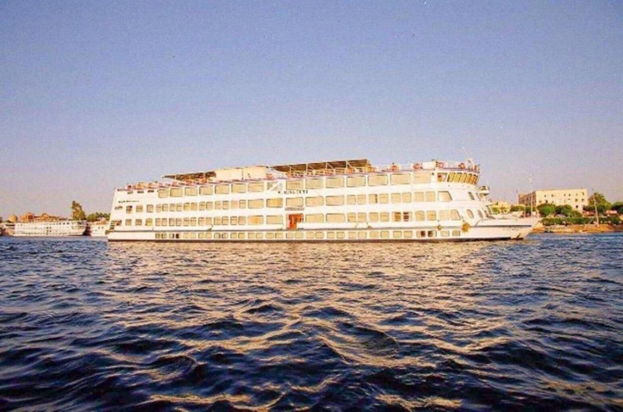 Beach: King Tut I Nile Cruise - Every Monday 4 Nights from Luxor - Every Friday 7 Nights from Aswan