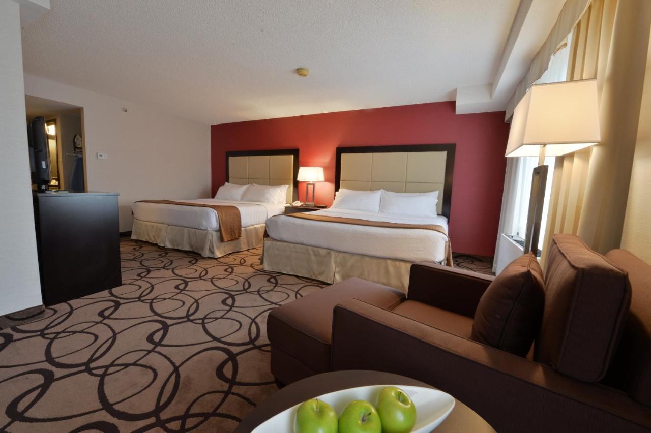 Holiday Inn Montreal Centre Ville Downtown, an IHG Hotel photo