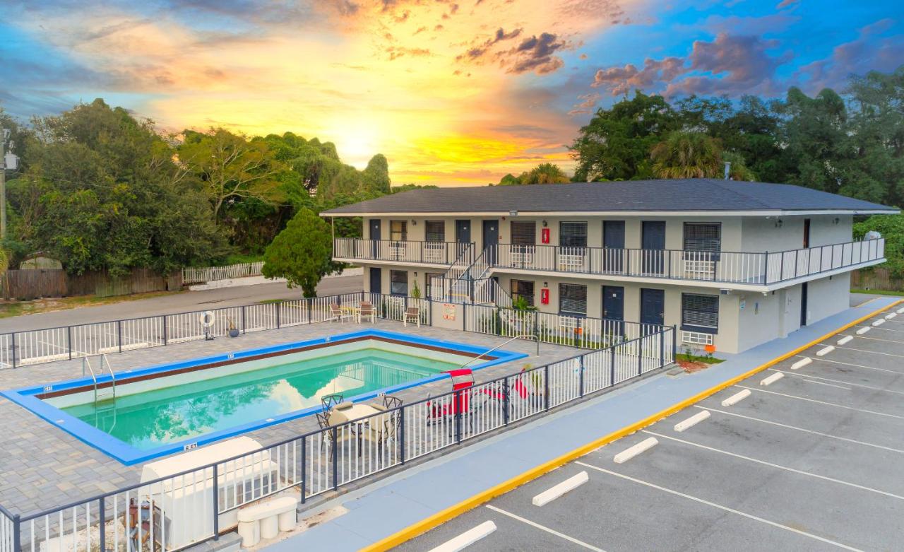 Floridian Sunshine Inn — photo 12