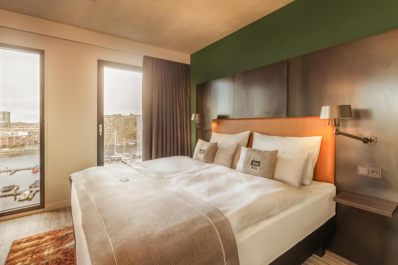 Holiday Inn - the niu, Fender Amsterdam - 2