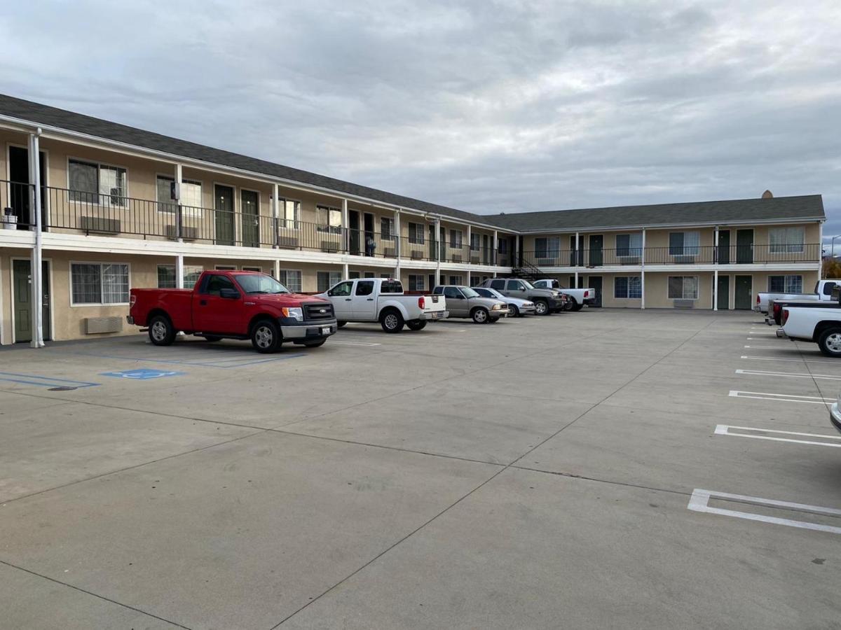 Colonial Motel — photo 9