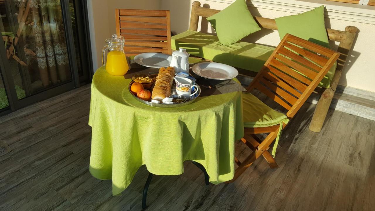 Riverside Holiday Home - 3