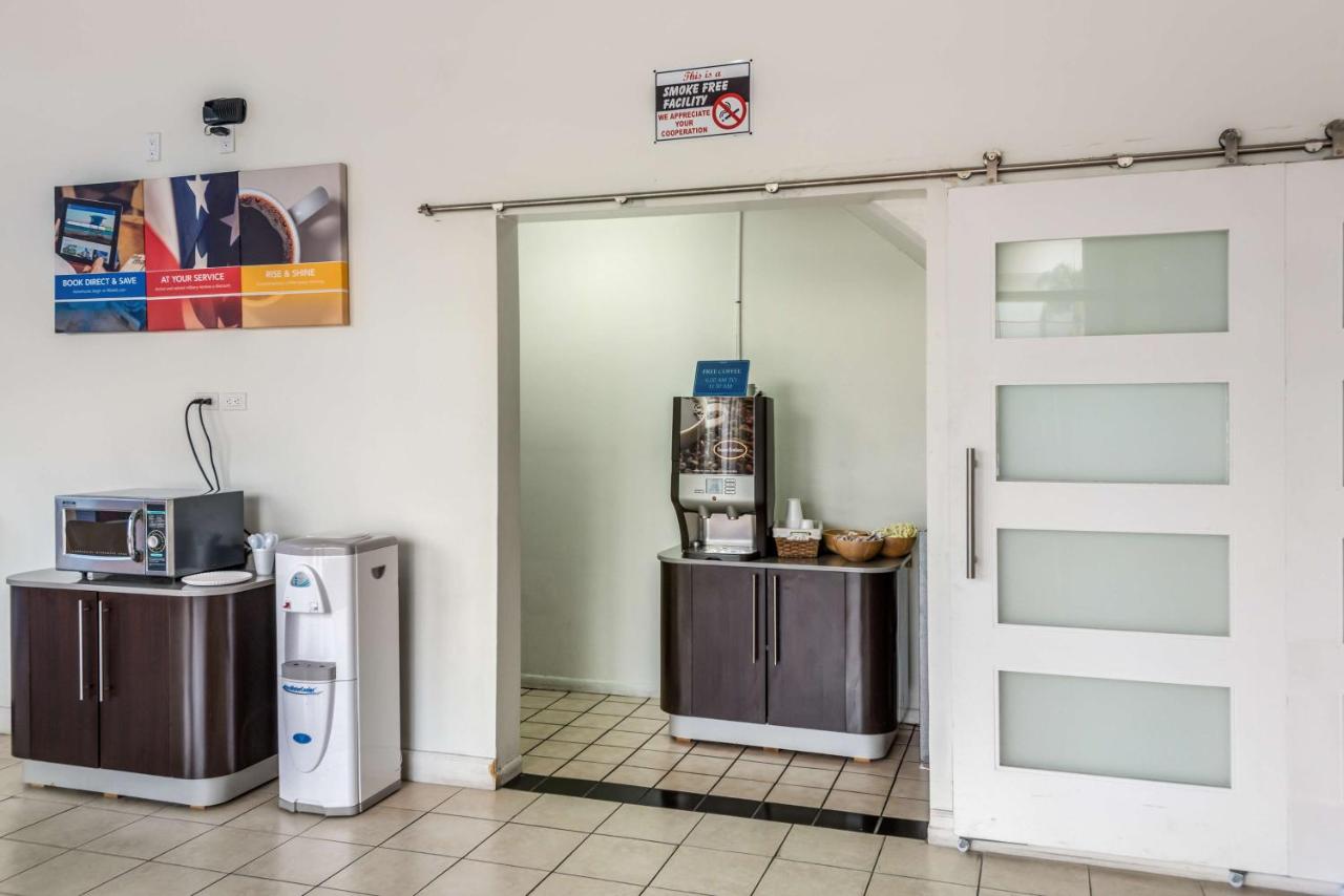 Camino Palms Motel Apartments — photo 18
