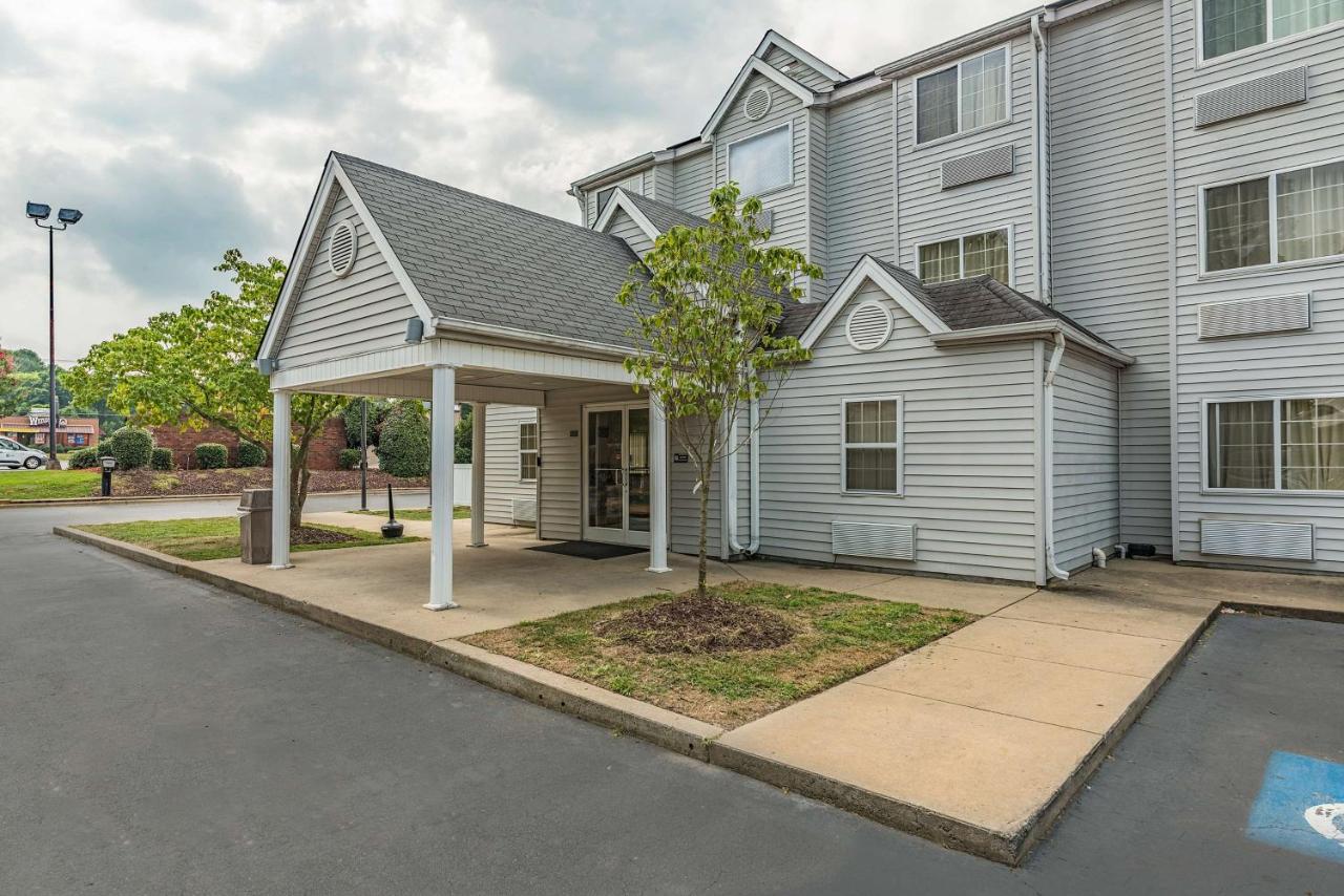 Image: Motel 6-Charlotte, NC - University