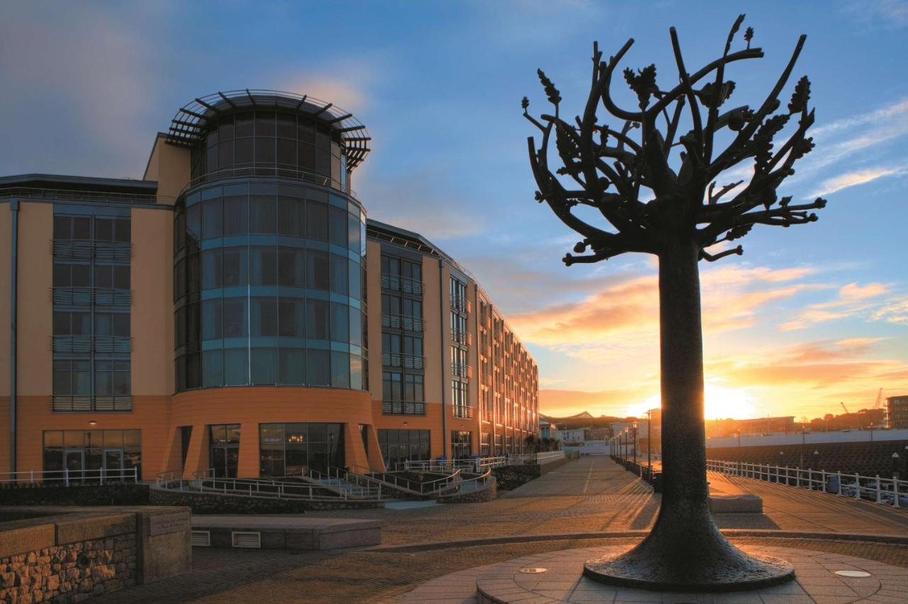Radisson Blu Waterfront Hotel, Jersey Deals & Reviews, St Helier