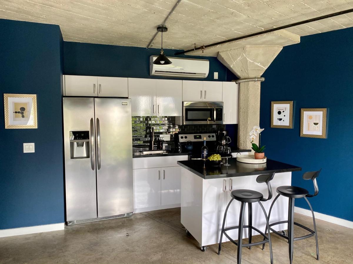 THE MIDNIGHT LOFT BY BOBOU DESIGN (KING SUITE) - 4